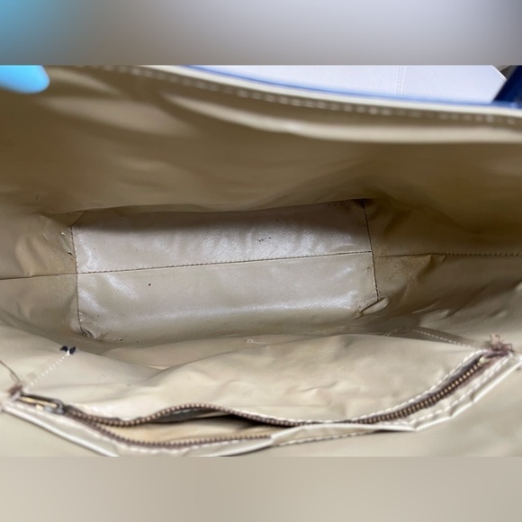 VINTAGE Large Vinyl Navy Blue Tote Good Hardware Clasp Closure 60s 70s - Picture 7 of 7